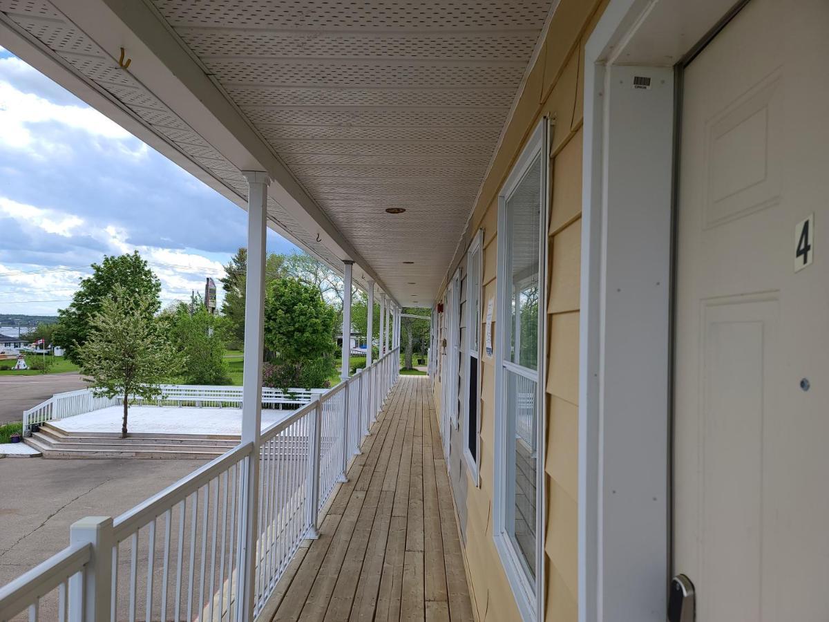 Bouctouche Bay Inn Экстерьер фото